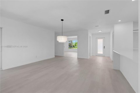 Купить виллу или дом в Хоб-Саунд, Флорида 3 спальни, 189.71м2, № 2066816 - фото 26