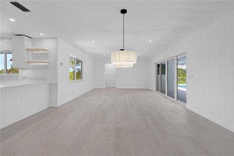 Купить виллу или дом в Хоб-Саунд, Флорида 3 спальни, 189.71м2, № 2066816 - фото 25