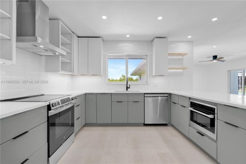 Купить виллу или дом в Хоб-Саунд, Флорида 3 спальни, 189.71м2, № 2066816 - фото 10