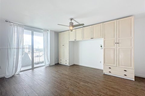Condominio en venta en Miami Beach, Florida, 1 dormitorio, 83.61 m2 № 1975047 - foto 9