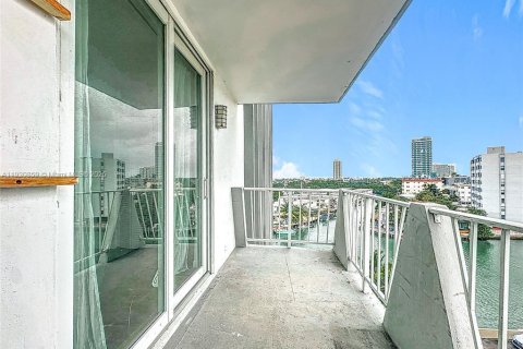 Condominio en venta en Miami Beach, Florida, 1 dormitorio, 83.61 m2 № 1975047 - foto 18