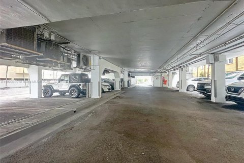 Condominio en venta en Miami Beach, Florida, 1 dormitorio, 83.61 m2 № 1975047 - foto 23