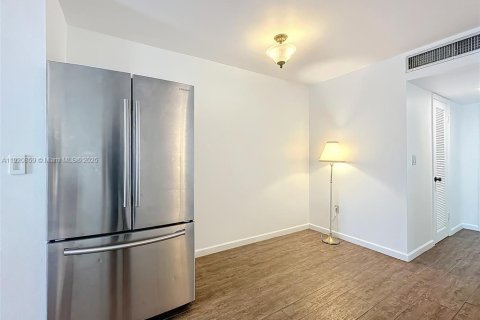 Condominio en venta en Miami Beach, Florida, 1 dormitorio, 83.61 m2 № 1975047 - foto 6