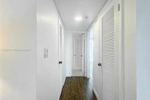 Condominio en venta en Miami Beach, Florida, 1 dormitorio, 83.61 m2 № 1975047 - foto 7