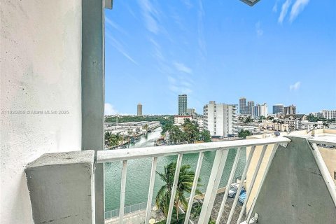 Condominio en venta en Miami Beach, Florida, 1 dormitorio, 83.61 m2 № 1975047 - foto 20