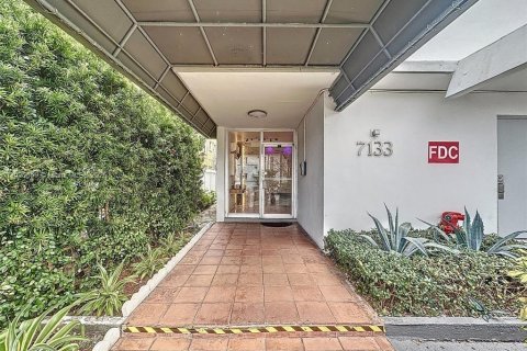 Condominio en venta en Miami Beach, Florida, 1 dormitorio, 83.61 m2 № 1975047 - foto 28