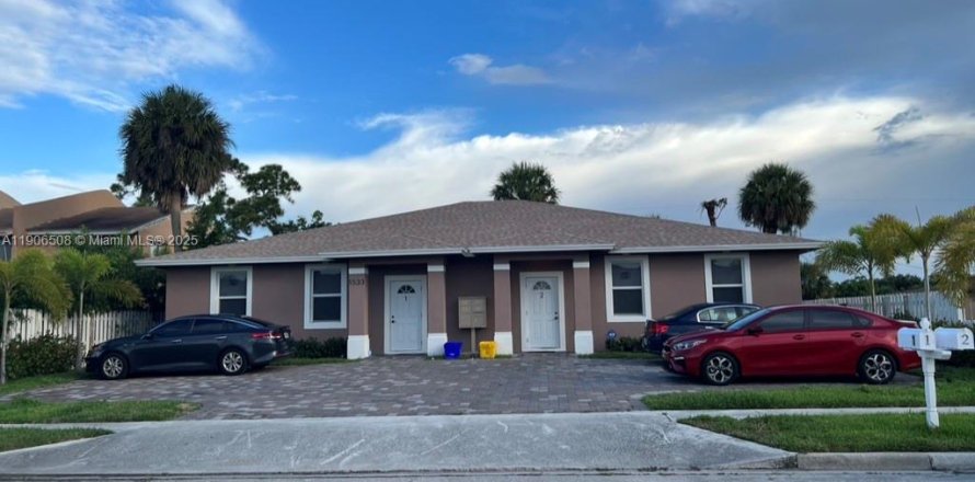 House in Riviera Beach, Florida 1 bedroom, 55.74 sq.m. № 1957196