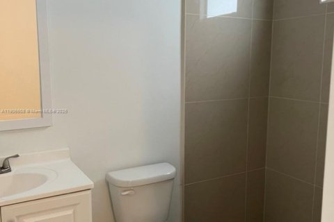 House in Riviera Beach, Florida 1 bedroom, 55.74 sq.m. № 1957196 - photo 3