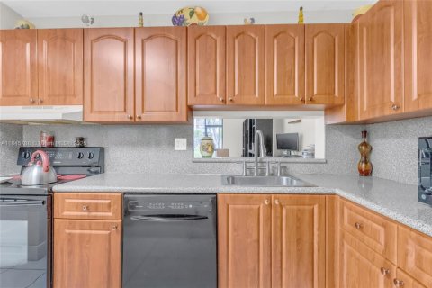 Купить кондоминиум в Майами, Флорида 2 спальни, 89.65м2, № 1844025 - фото 3