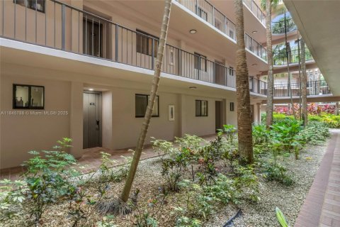Купить кондоминиум в Майами, Флорида 2 спальни, 89.65м2, № 1844025 - фото 9