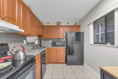 Купить кондоминиум в Майами, Флорида 2 спальни, 89.65м2, № 1844025 - фото 20