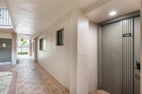 Купить кондоминиум в Майами, Флорида 2 спальни, 89.65м2, № 1844025 - фото 2