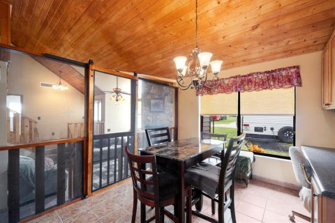 House in Vero Beach, Florida 3 bedrooms, 186.45 sq.m. № 1724679 - photo 9