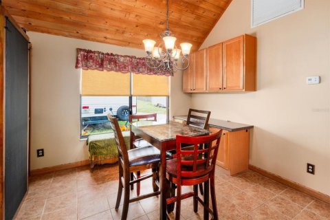 House in Vero Beach, Florida 3 bedrooms, 186.45 sq.m. № 1724679 - photo 8