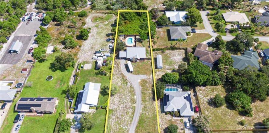 House in Vero Beach, Florida 3 bedrooms, 186.45 sq.m. № 1724679