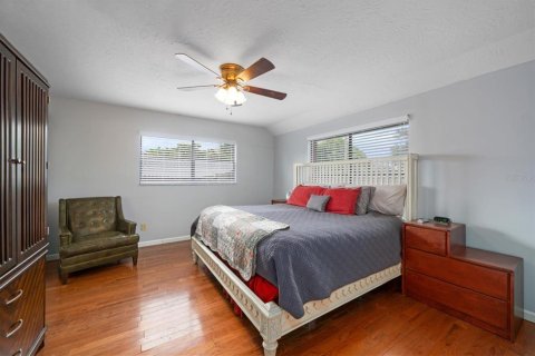 House in Vero Beach, Florida 3 bedrooms, 186.45 sq.m. № 1724679 - photo 17