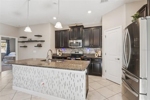 House in Wesley Chapel, Florida 5 bedrooms, 229.56 sq.m. № 2232199 - photo 9