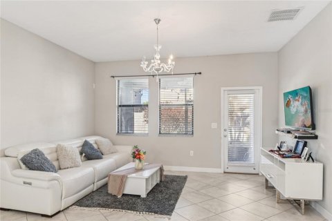 House in Wesley Chapel, Florida 5 bedrooms, 229.56 sq.m. № 2232199 - photo 4