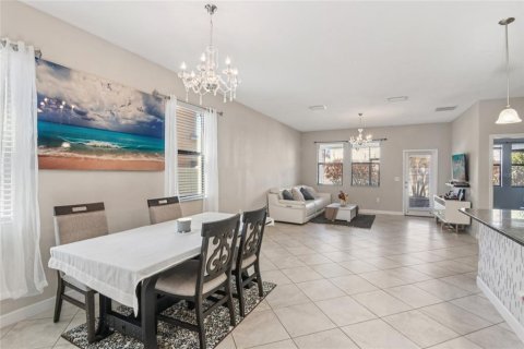 House in Wesley Chapel, Florida 5 bedrooms, 229.56 sq.m. № 2232199 - photo 6