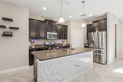 House in Wesley Chapel, Florida 5 bedrooms, 229.56 sq.m. № 2232199 - photo 10
