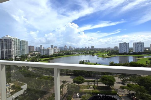 Copropriété à louer à Aventura, Floride: 2 chambres, 106.84 m2 № 1977515 - photo 11