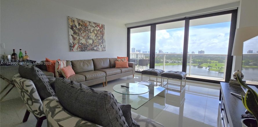 Condo à Aventura, Floride, 2 chambres  № 1977515