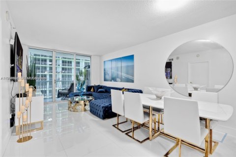 Copropriété à vendre à Miami, Floride: 1 chambre, 76.64 m2 № 2045751 - photo 4
