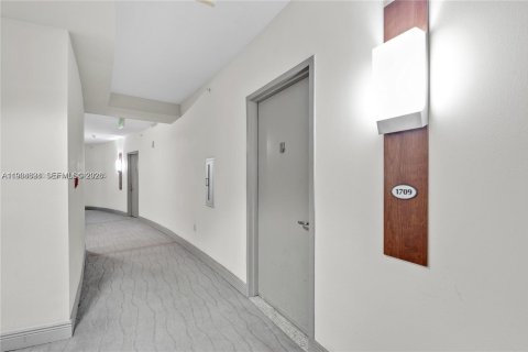 Copropriété à vendre à Miami, Floride: 1 chambre, 76.64 m2 № 2045751 - photo 13