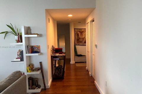 Condo in Miami, Florida, 3 bedrooms  № 1804605 - photo 4
