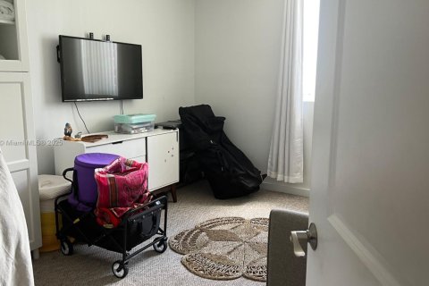 Condo in Miami, Florida, 3 bedrooms  № 1804605 - photo 16
