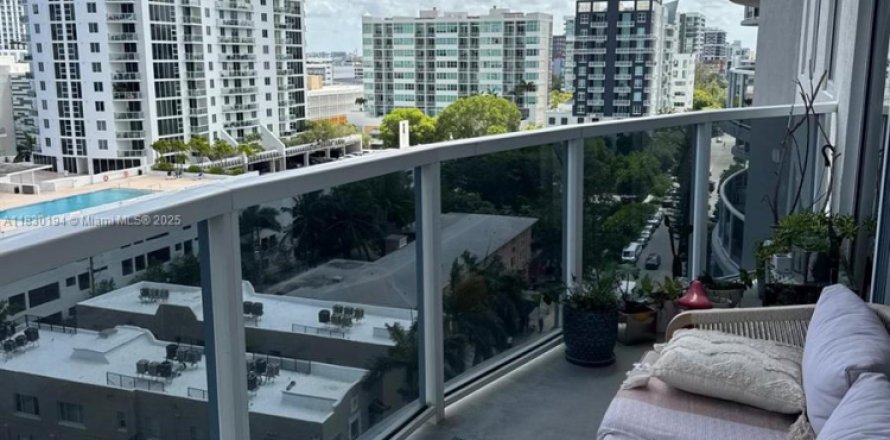 Condo in Miami, Florida, 3 bedrooms  № 1804605