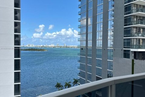 Condo in Miami, Florida, 3 bedrooms  № 1804605 - photo 2