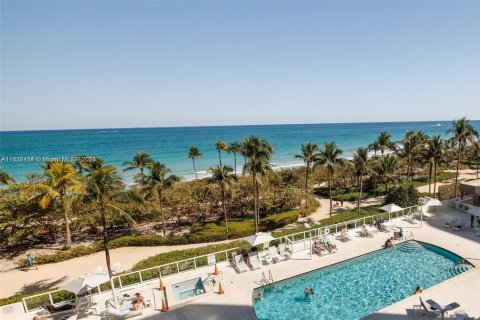Condo in Bal Harbour, Florida, 2 bedrooms  № 1794199 - photo 1