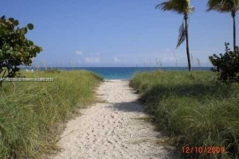 Condo in Bal Harbour, Florida, 2 bedrooms  № 1794199 - photo 8