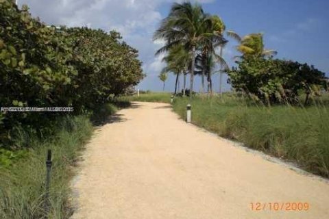 Condo in Bal Harbour, Florida, 2 bedrooms  № 1794199 - photo 7