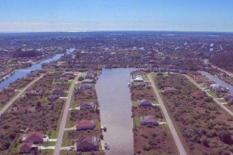 Land in Port Charlotte, Florida № 222814 - photo 8