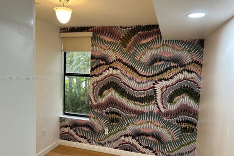 Снять в аренду таунхаус в Корал-Гейблс, Флорида 2 спальни, 114.73м2, № 1949879 - фото 12