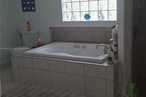 Villa ou maison à vendre à Clewiston, Floride: 5 chambres, 256.04 m2 № 2001691 - photo 19