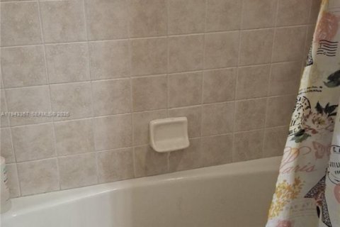 Villa ou maison à vendre à Clewiston, Floride: 5 chambres, 256.04 m2 № 2001691 - photo 21