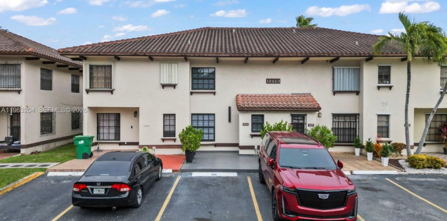 Кондоминиум с 2 спальнями в Майами, Флорида № 2025800