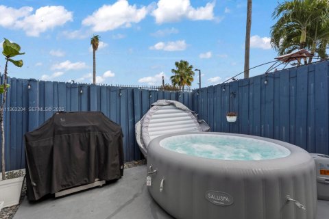 Купить кондоминиум в Майами, Флорида 2 спальни, 119.29м2, № 2025800 - фото 27