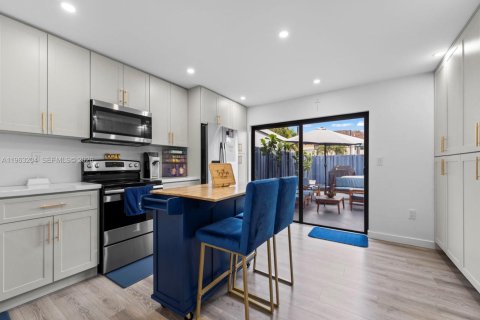 Купить кондоминиум в Майами, Флорида 2 спальни, 119.29м2, № 2025800 - фото 6