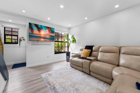 Купить кондоминиум в Майами, Флорида 2 спальни, 119.29м2, № 2025800 - фото 4