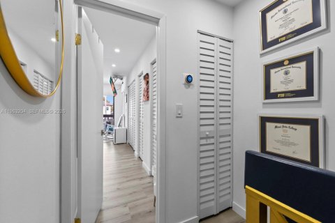 Купить кондоминиум в Майами, Флорида 2 спальни, 119.29м2, № 2025800 - фото 18