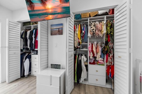 Купить кондоминиум в Майами, Флорида 2 спальни, 119.29м2, № 2025800 - фото 14