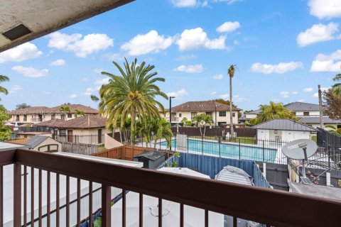 Купить кондоминиум в Майами, Флорида 2 спальни, 119.29м2, № 2025800 - фото 24