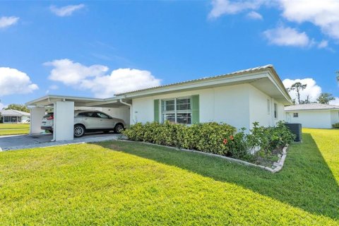 Condominio en venta en Lakeland, Florida, 2 dormitorios, 110.74 m2 № 1883419 - foto 2