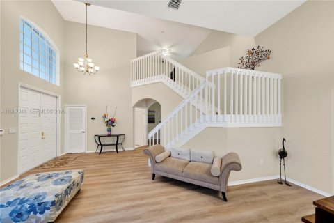 House in Pembroke Pines, Florida 4 bedrooms, 234.21 sq.m. № 2050405 - photo 12