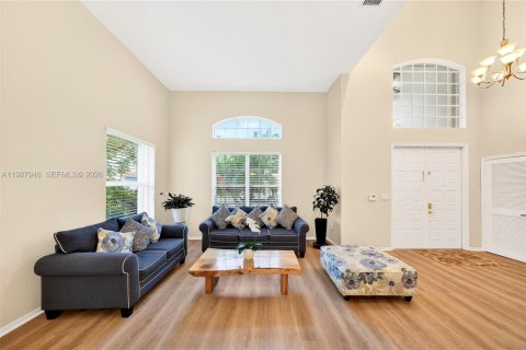 House in Pembroke Pines, Florida 4 bedrooms, 234.21 sq.m. № 2050405 - photo 4