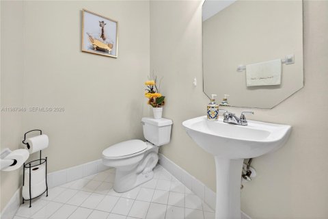 House in Pembroke Pines, Florida 4 bedrooms, 234.21 sq.m. № 2050405 - photo 26